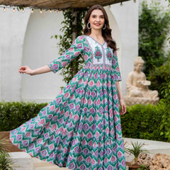 Pine Green Cotton Printed V-Neck 3/4 Sleeves Calf Length Flared Dress