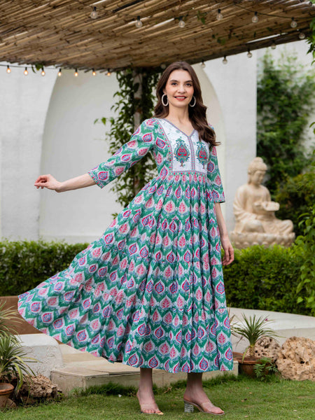 Pine Green Cotton Printed V-Neck 3/4 Sleeves Calf Length Flared Dress