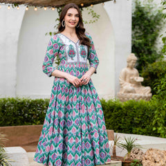 Pine Green Cotton Printed V-Neck 3/4 Sleeves Calf Length Flared Dress