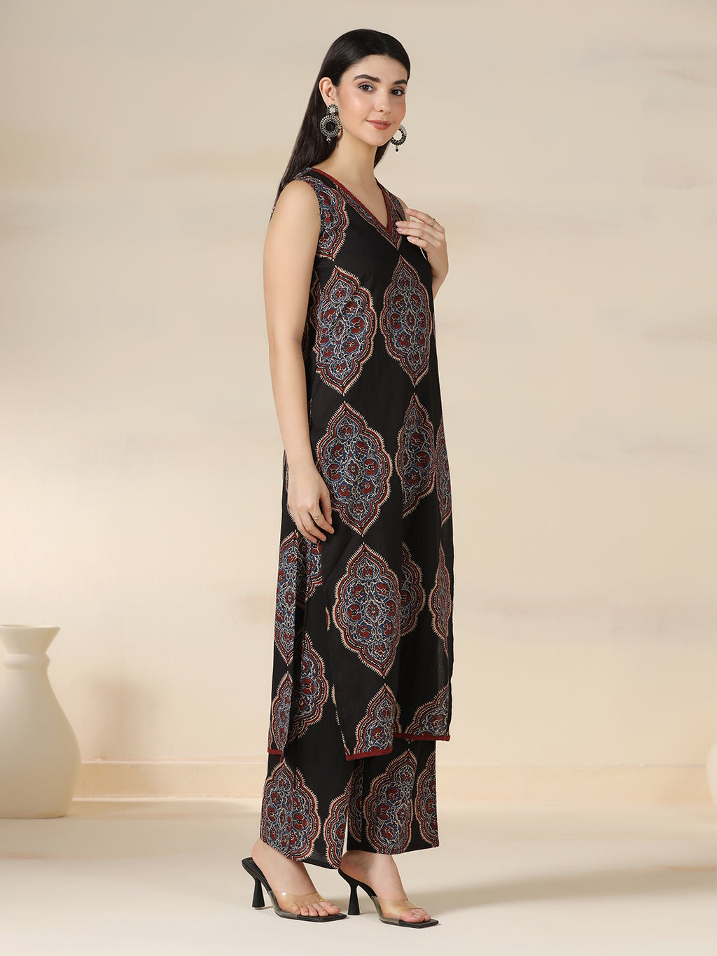 Black Pure Cotton Printed Lace Work V-Neck Sleeveless Calf Length Straight Kurta Pant Set Mizazjaipur