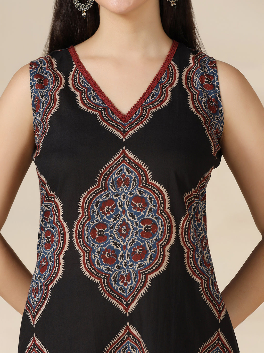 Black Pure Cotton Printed Lace Work V-Neck Sleeveless Calf Length Straight Kurta Pant Set Mizazjaipur