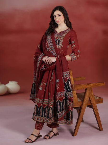 (Pre-order) Burnt Red Pure Cotton Printed Round Neck 3/4 Sleeves Ankle Length Flared Kurta Pant And Dupatta Set Mizazjaipur