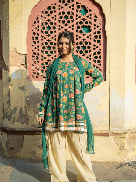 (Pre-order) Green Pure Cotton Printed Round Neck Full Sleeves Hip Length Flared Kurta Farshi Salwar And Dupatta Set