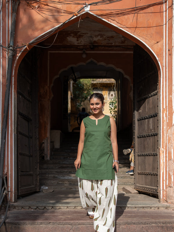 (Pre-order) Pine Green Pure Cotton Solid Round Neck Sleeveless Hip Length Straight Kurta Farshi Salwar Set