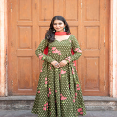 (Pre-order) Olive Green Pure Cotton Printed Sweetheart Neck Full Sleeves Ankle Length Flared Kurta Pant And Dupatta Set