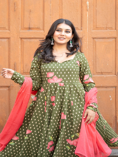 (Pre-order) Olive Green Pure Cotton Printed Sweetheart Neck Full Sleeves Ankle Length Flared Kurta Pant And Dupatta Set