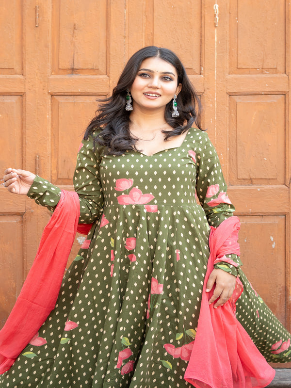 (Pre-order) Olive Green Pure Cotton Printed Sweetheart Neck Full Sleeves Ankle Length Flared Kurta Pant And Dupatta Set