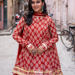 (Pre-order) Maroon Pure Cotton Printed Round Neck Full Sleeves Hip Length Flared Kurta Farshi Salwar And Dupatta Set