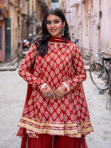 (Pre-order) Maroon Pure Cotton Printed Round Neck Full Sleeves Hip Length Flared Kurta Farshi Salwar And Dupatta Set