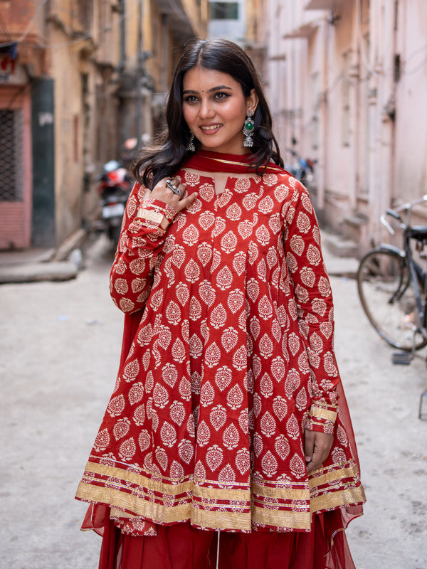 (Pre-order) Maroon Pure Cotton Printed Round Neck Full Sleeves Hip Length Flared Kurta Farshi Salwar And Dupatta Set