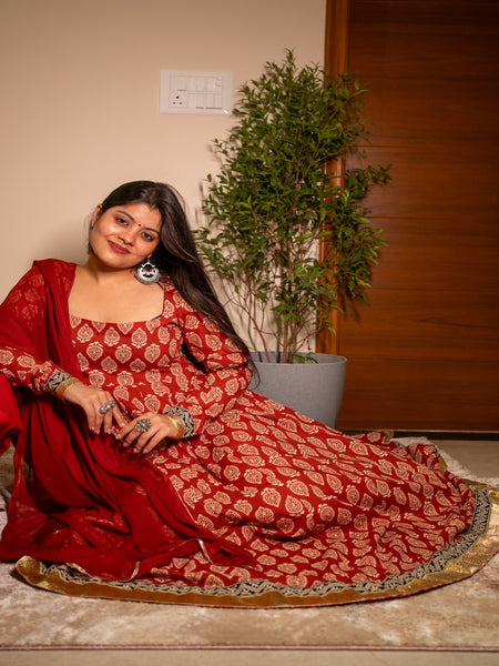 (Pre-order) Maroon Pure Cotton Printed Square Neck Full Sleeves Ankle Length Flared Kurta Pant And Dupatta Set