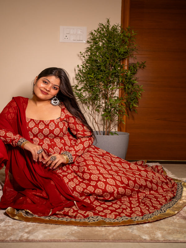(Pre-order) Maroon Pure Cotton Printed Square Neck Full Sleeves Ankle Length Flared Kurta Pant And Dupatta Set