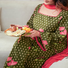 (Pre-order) Olive Green Pure Cotton Printed Square Neck Full Sleeves Hip Length Straight Kurta Farshi Salwar And Dupatta Set Mizazjaipur