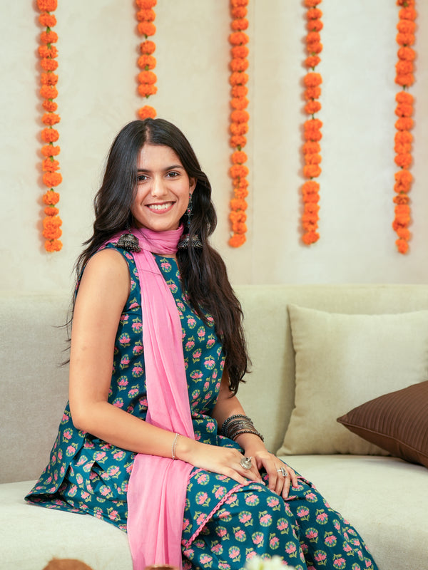 (Pre-order) Teal Pink Floral Pure Cotton Printed Round Neck Sleeveless Hip Length Straight Kurta Farshi Salwar And Dupatta Set Mizazjaipur