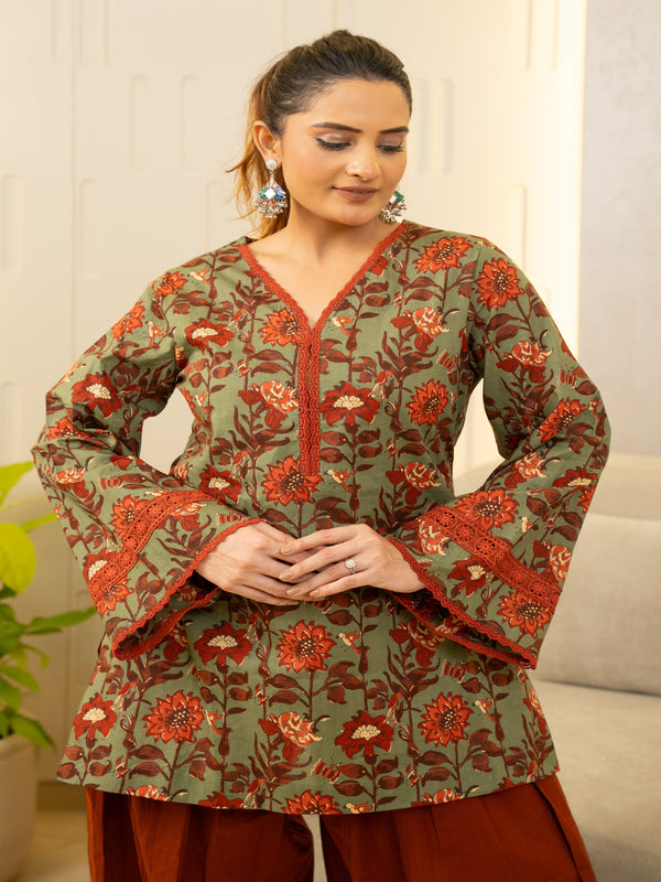 (Pre-order) Light Green Pure Cotton Printed V-Neck Full Sleeves Hip Length Straight Kurta Farshi Salwar Set