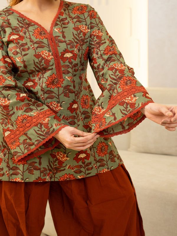 (Pre-order) Light Green Pure Cotton Printed V-Neck Full Sleeves Hip Length Straight Kurta Farshi Salwar Set